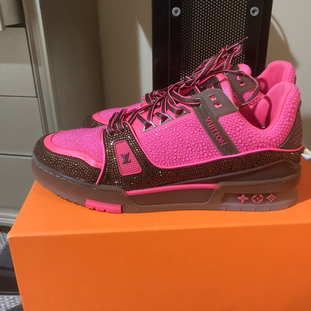 Lv trainer shoes